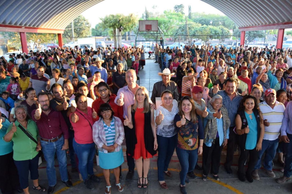 Entrega Mario Calzada apoyos alimentarios del programa “Generando” a  familias de La Cañada, Saldarriaga, El Carmen y&nbsp;Amazcala